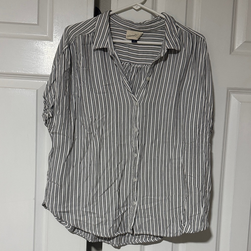Universal Thread Women's Black and White Striped Button Down Shirt